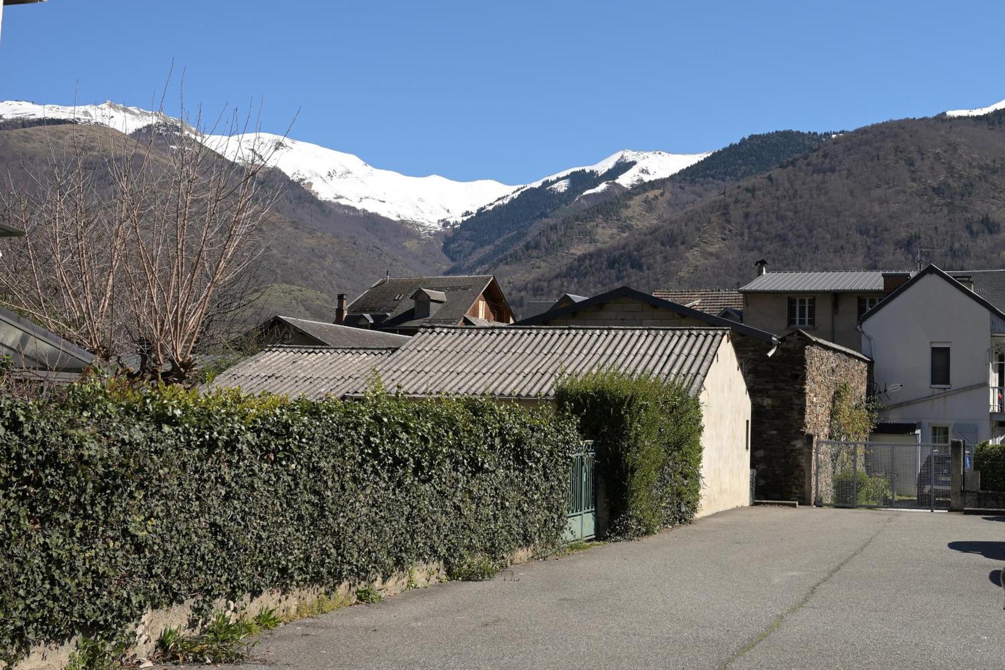 Les Rosiers Villa Bagneres-de-Luchon Exterior photo